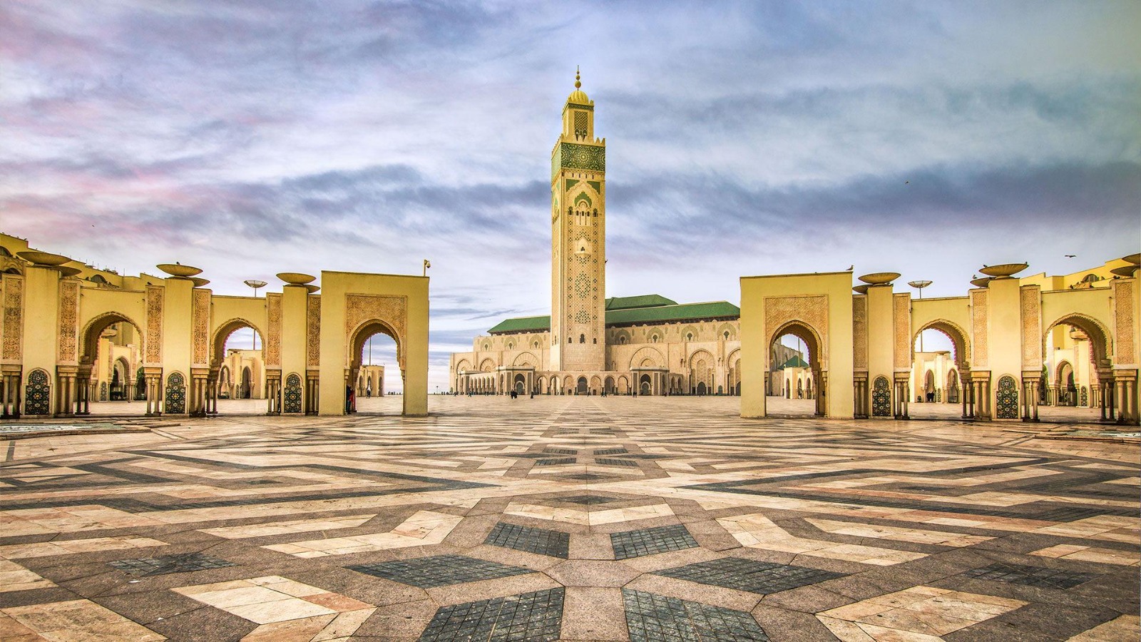 Tour de 12 días desde Casablanca a Marrakech a través de Chefchaouen, Fez, Atlas Alto y Medio, desierto de Merzouga y Ouzina y Essaouira